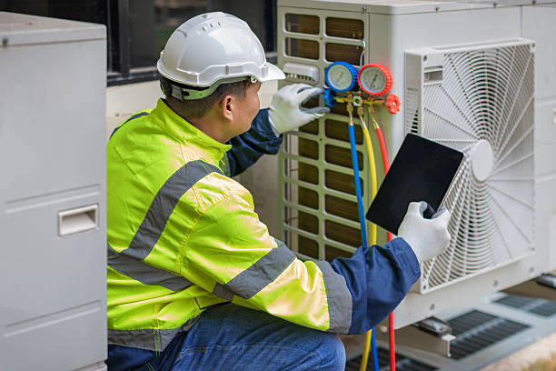 Professional Hvac Installation technician working in Beaumont, TX